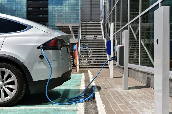 Installer une borne de recharge pour véhicules électriques en entreprise